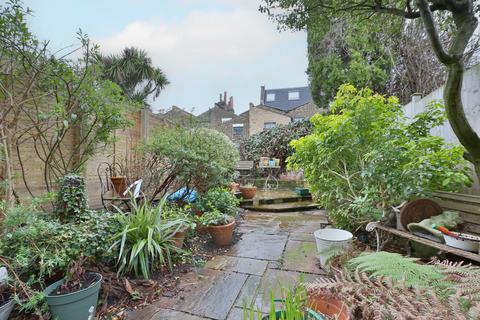 41 Aden Grove, London, N16 9NP