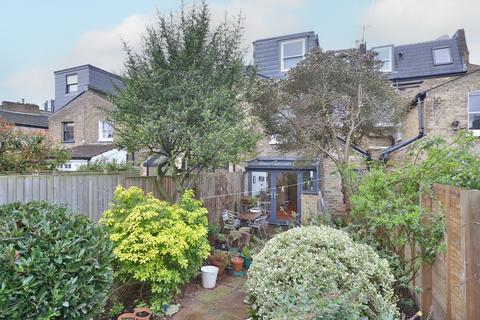 41 Aden Grove, London, N16 9NP