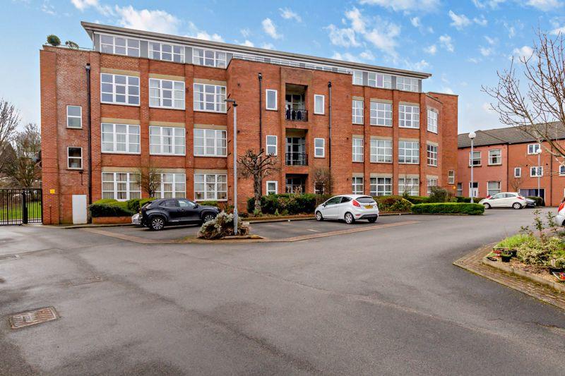 Dene House Court, Leeds 2 bed apartment £229,950