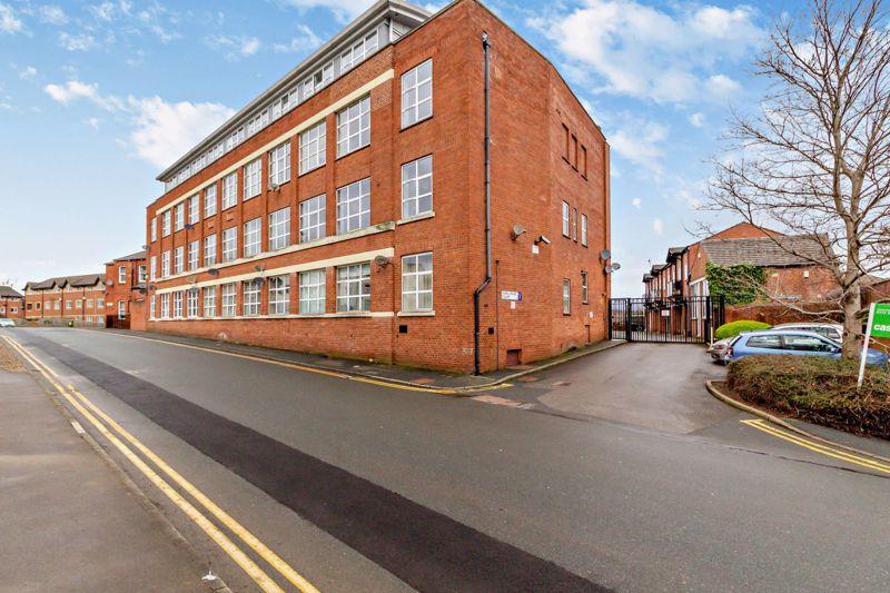 Dene House Court, Leeds 2 bed apartment £229,950