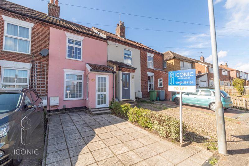 Spixworth Road, Old Catton, Norwich 2 bed terraced house £950 pcm (£