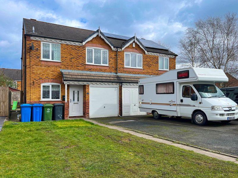 The Croft, Cheslyn Hay, WS6 7QB 3 bed semidetached house £250,000