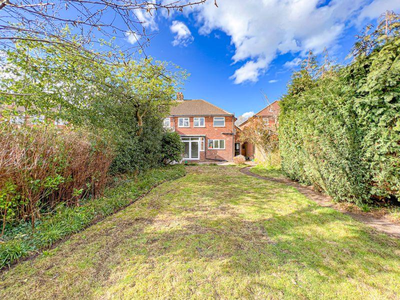 Mayfield Road, Streetly, Sutton Coldfield, B74 3PZ 3 bed semidetached