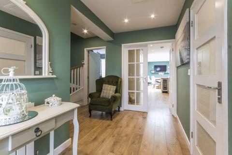 2 Castle Lea, Caldicot, NP26 4HR