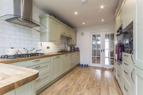 2 Castle Lea, Caldicot, NP26 4HR