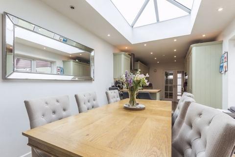 2 Castle Lea, Caldicot, NP26 4HR