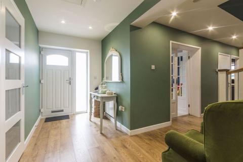 2 Castle Lea, Caldicot, NP26 4HR