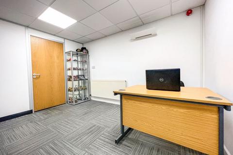 Office to rent - The Delph Office Suite, Deakins Park Blackburn Road, Egerton, Bolton