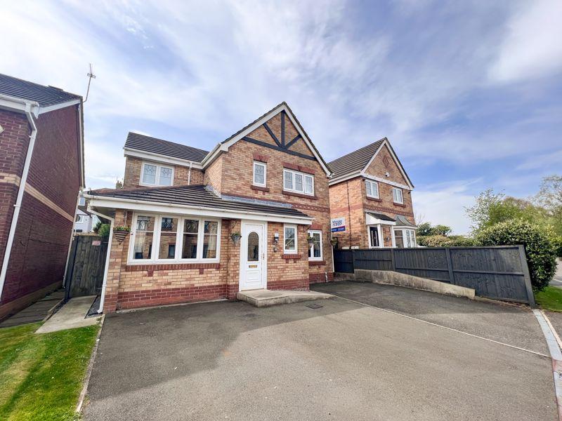 Jasmine Crescent, Newchapel, ST7 4GZ 4 bed detached house for sale £290,000