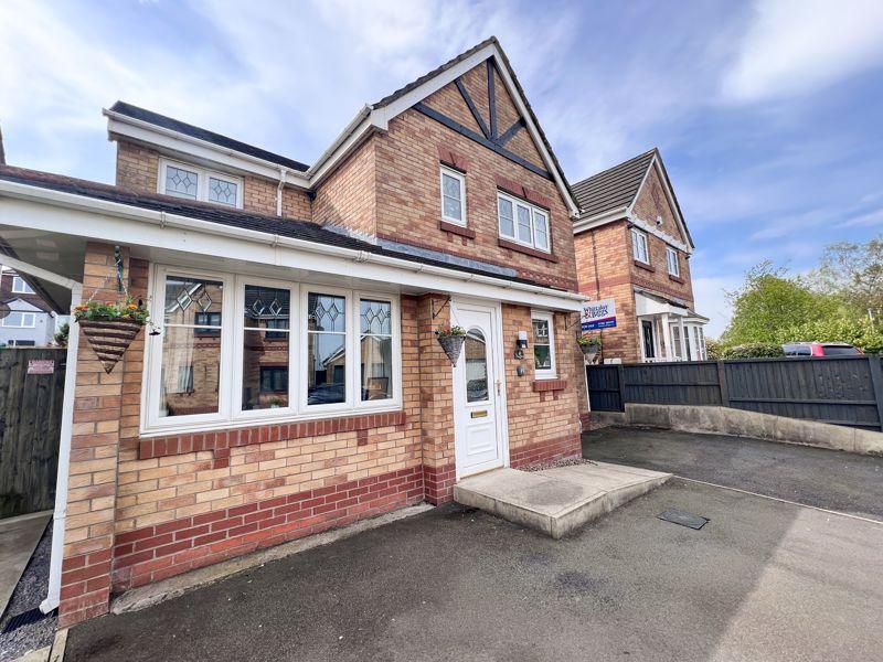 Jasmine Crescent, Newchapel, ST7 4GZ 4 bed detached house for sale £290,000