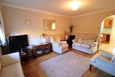22 Challacombe, Furzton, Milton Keynes, MK4 1DP