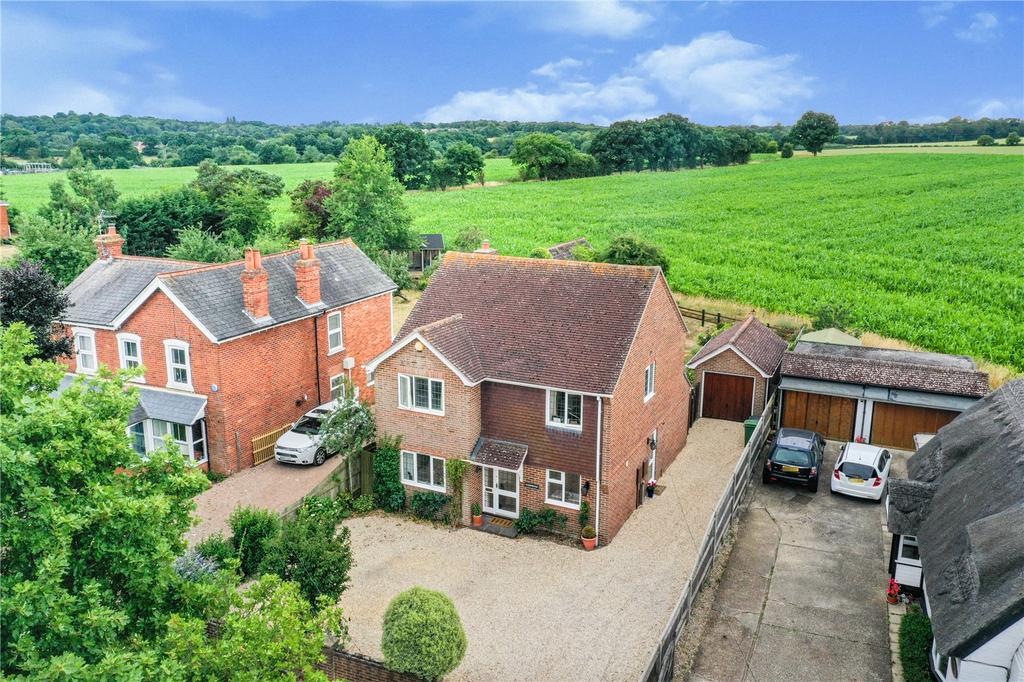 Theale Road, Burghfield, Reading, Berkshire, RG30 4 bed detached house