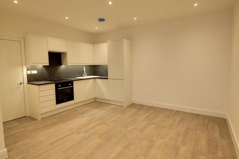 2 bedroom flat to rent - Chichester Road, Southend on Sea, Essex, SS1 2FF