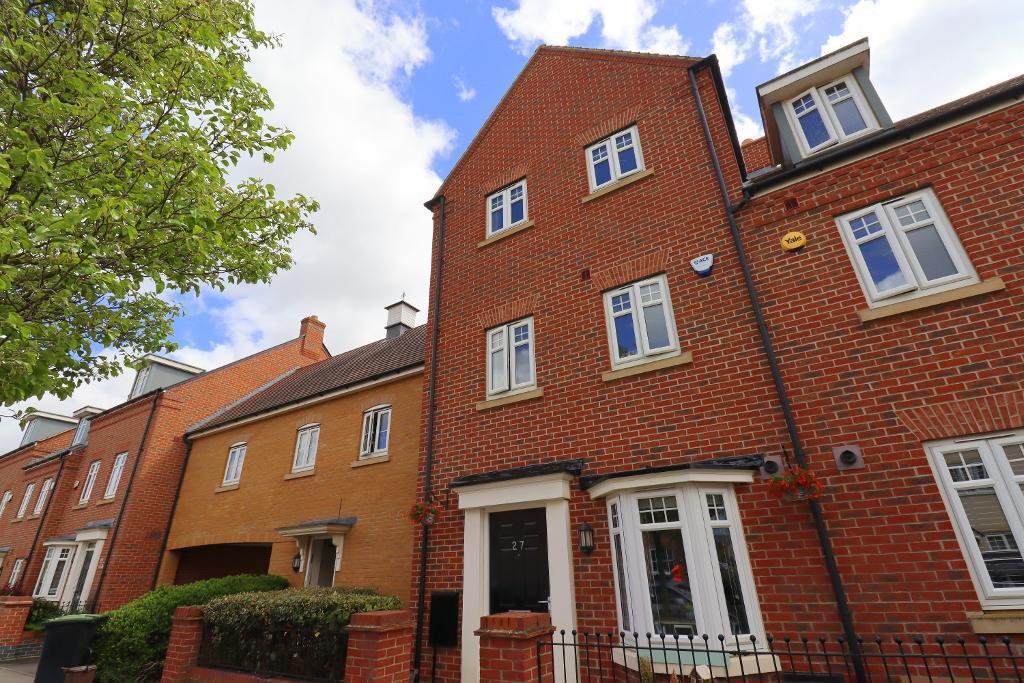 Gold Furlong, Marston Moretaine, Bedfordshire, MK43 0EG 4 Bed Townhouse ...