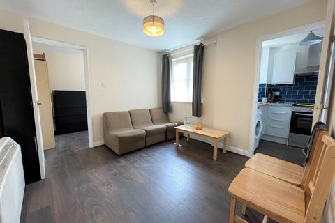 1 bedroom flat to rent - Cherry Blossom Close, London N13