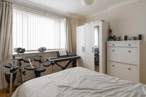 1 bedroom flat for sale, Meadow Court, Winton