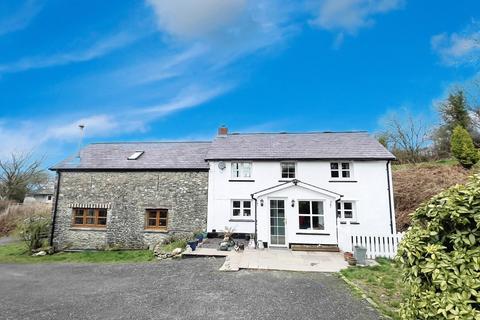3 bedroom property with land for sale - Llanllwni, Llanybydder, SA40