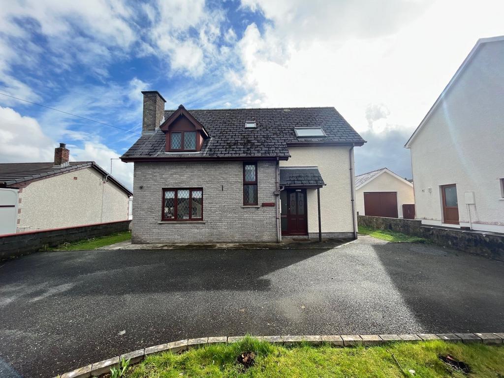 Henllan, Llandysul, SA44 3 bed detached house for sale £285,000