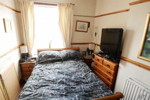 2 bedroom terraced house for sale, Gillroyd Parade, Morley