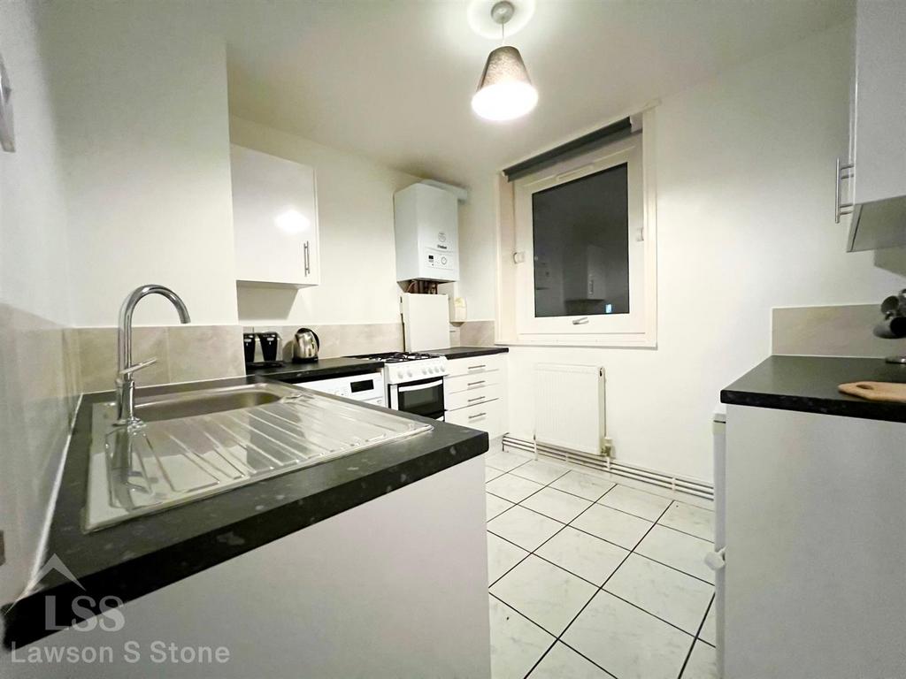 Ashleigh Point, SE23 1 bed apartment - £1,350 pcm (£312 pw)