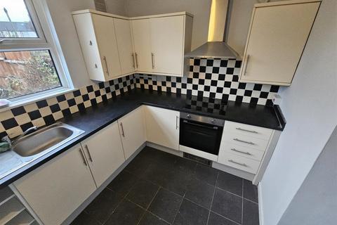 3 bedroom terraced house to rent, Conybeare Road, Victoria Park Cardiff