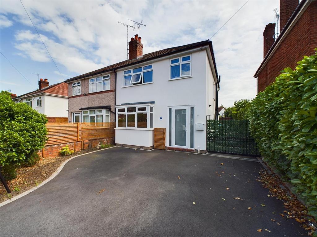 Westminster Drive, Wrexham 3 bed semidetached house £250,000
