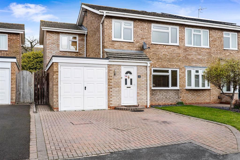 Burbage Avenue, StratfordUponAvon 4 bed semidetached house for sale