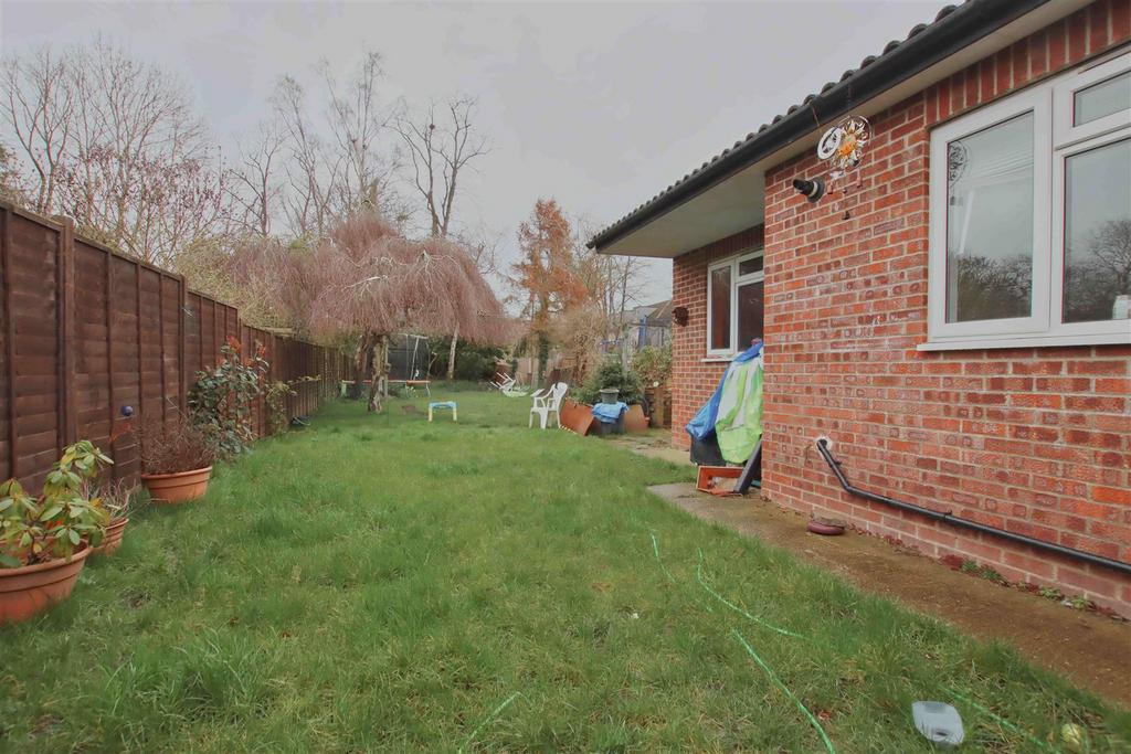 Mildred Avenue, Borehamwood 4 bed semidetached house £800,000