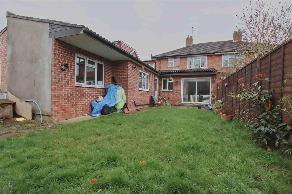 Mildred Avenue, Borehamwood 4 bed semidetached house £800,000