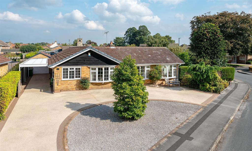 The Copper Beeches, Dunnington, York, YO19 4 bed detached bungalow for