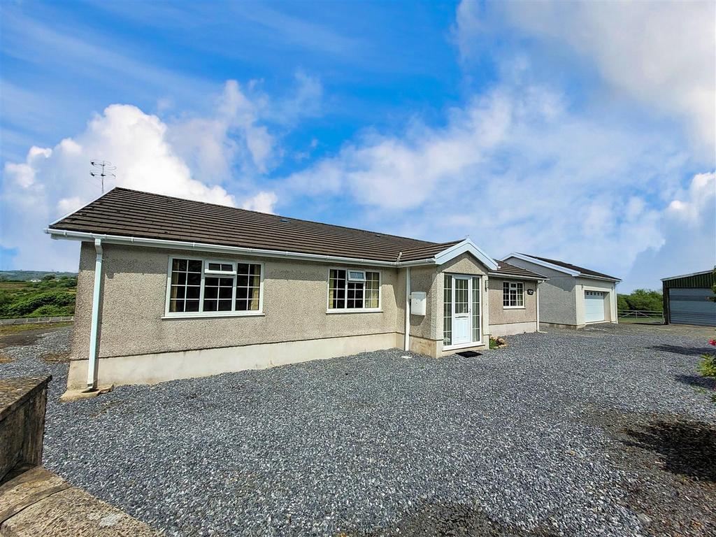 Sylen Road, Pontyberem, Llanelli 3 bed property with land for sale £