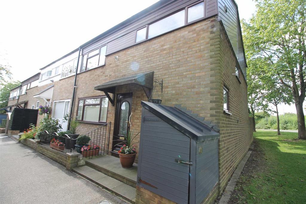 Broad Dean, Eaglestone, Milton Keynes 3 bed end of terrace house to
