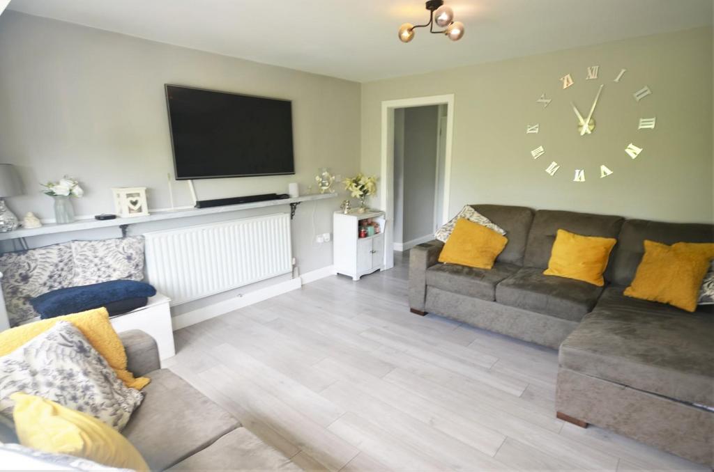 Lounge 1 .jpg