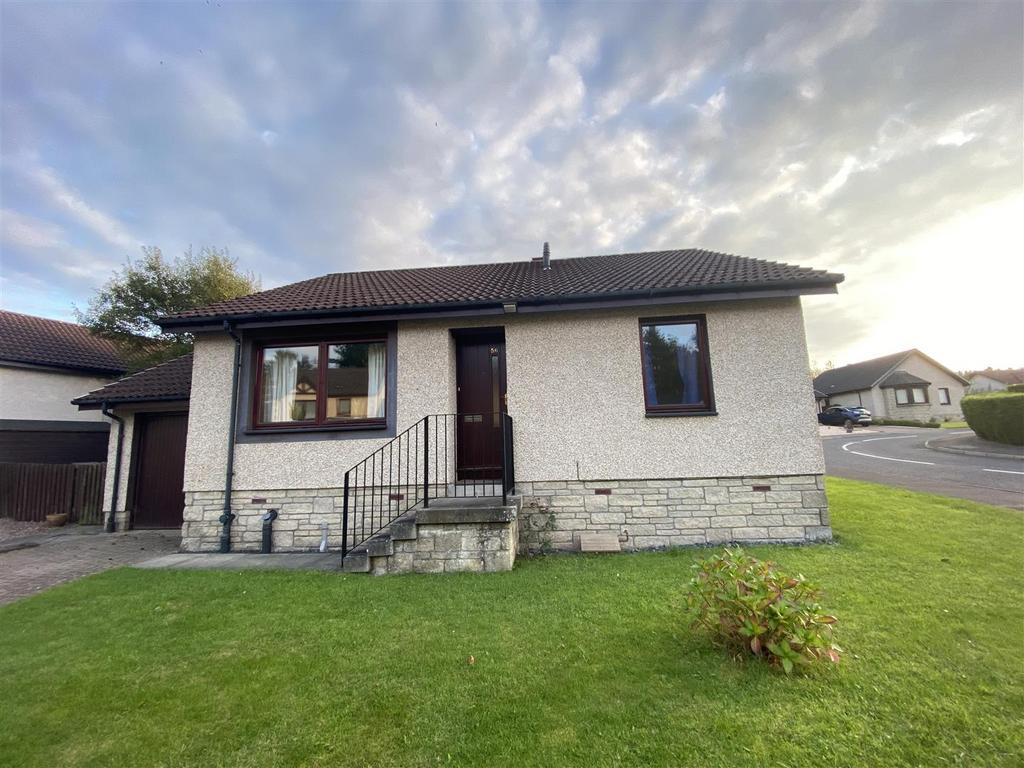 Coldstream Avenue, Perth 3 bed detached bungalow £950 pcm (£219 pw)