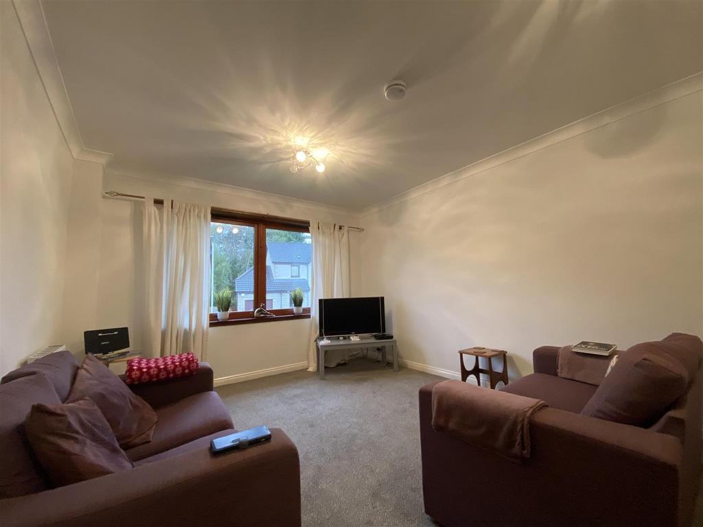 Coldstream Avenue, Perth 3 bed detached bungalow £950 pcm (£219 pw)