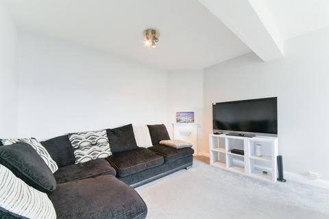 3 bedroom flat for sale, London Road, North Cheam