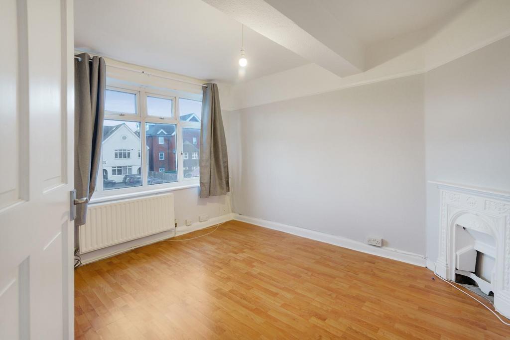 716a London Road-12.jpg