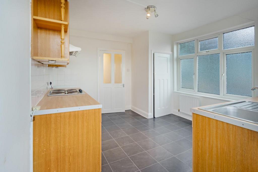 716a London Road-3.jpg