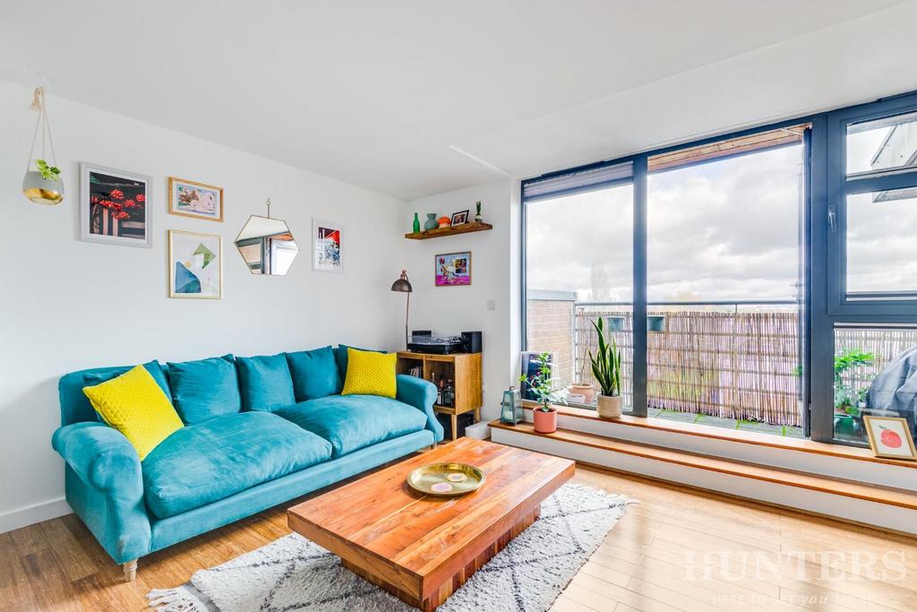 39 Hawthorne House, Grovelands Rd, London N15 6 BW-