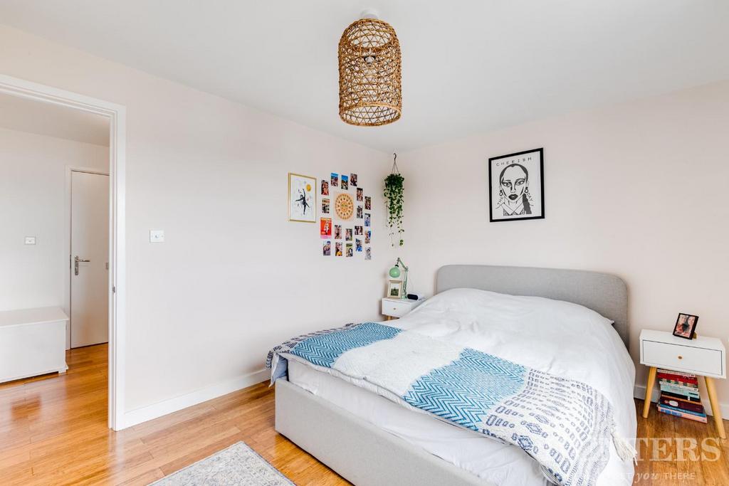 39 Hawthorne House, Grovelands Rd, London N15 6 BW-
