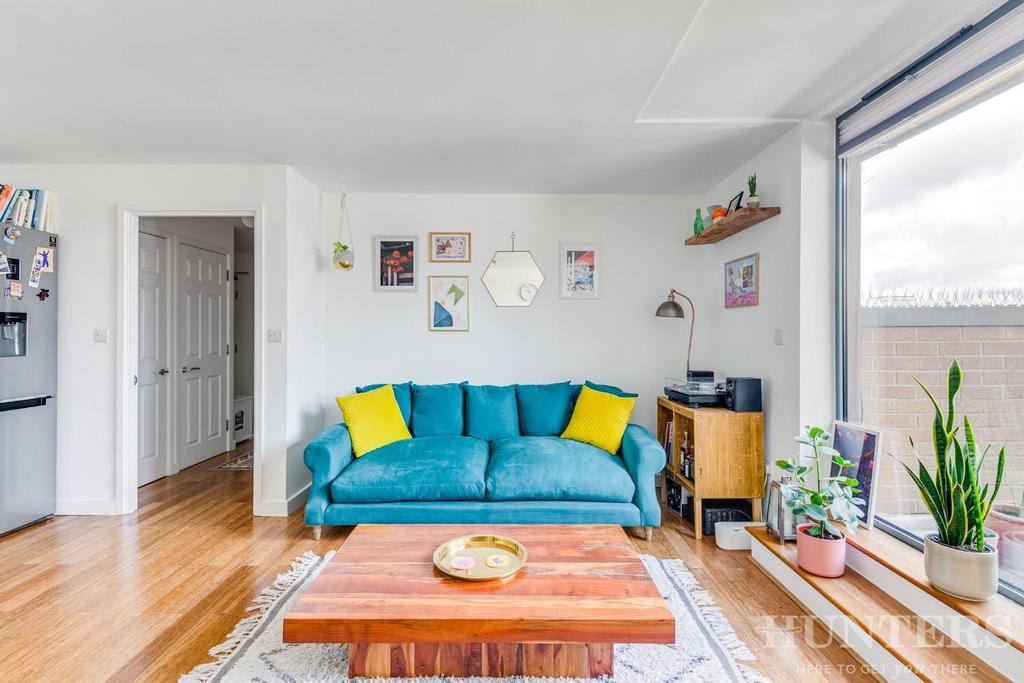 39 Hawthorne House, Grovelands Rd, London N15 6 BW-