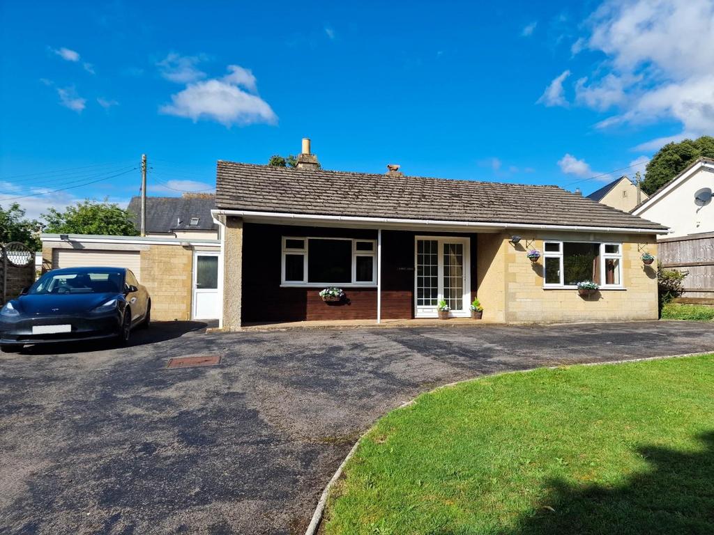 Brownshill, Stroud, GL6 3 bed detached bungalow for sale £425,000