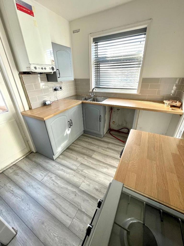 Kitchen 1.jpg