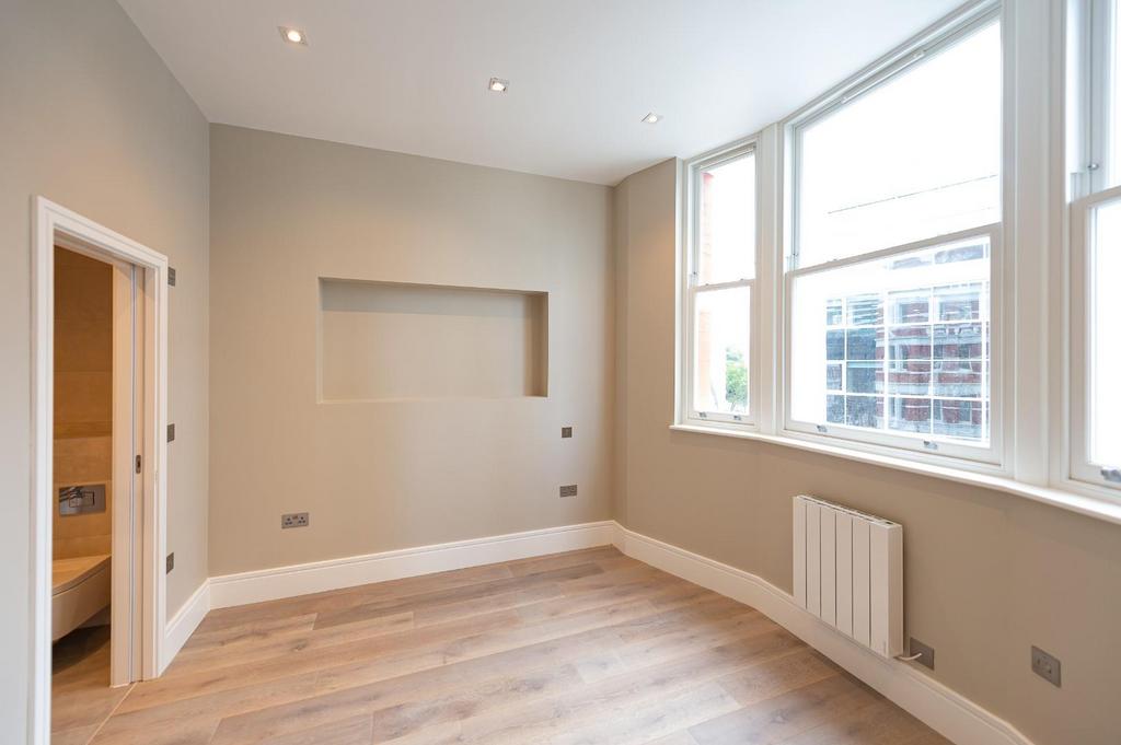 Bedroom woth en-suite