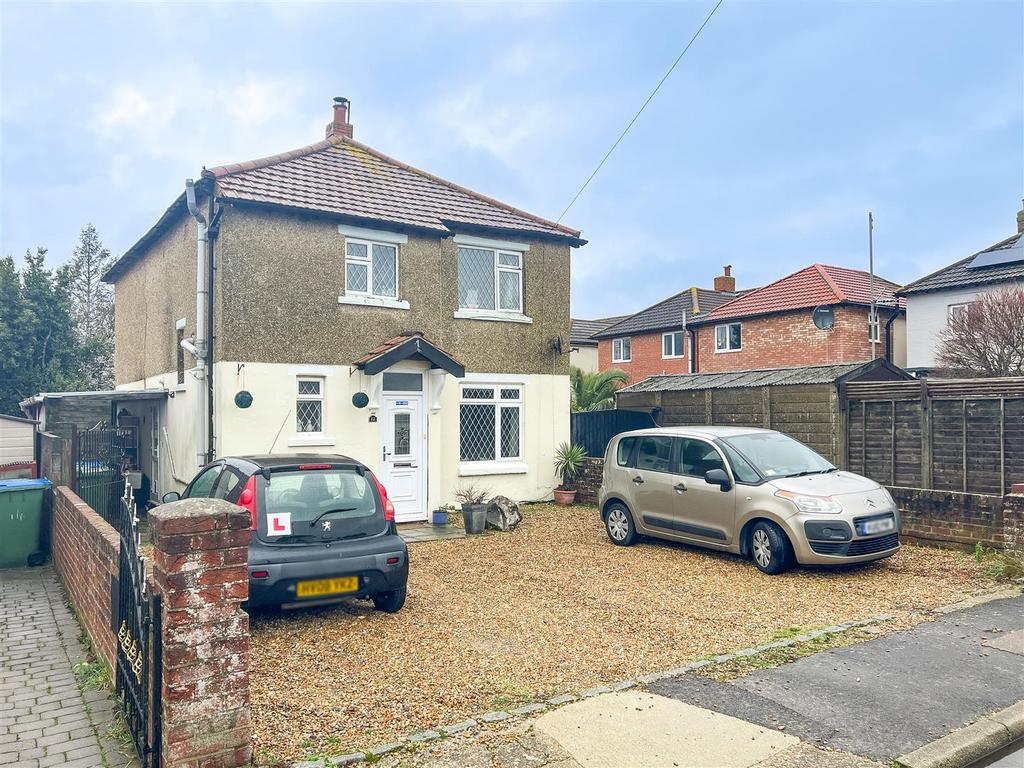 Olive Crescent, Portchester 3 bed detached house for sale £400,000
