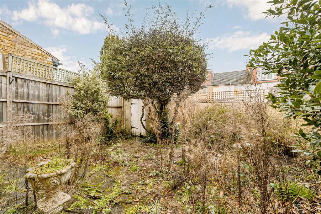 26 Camborne Avenue-13.jpg