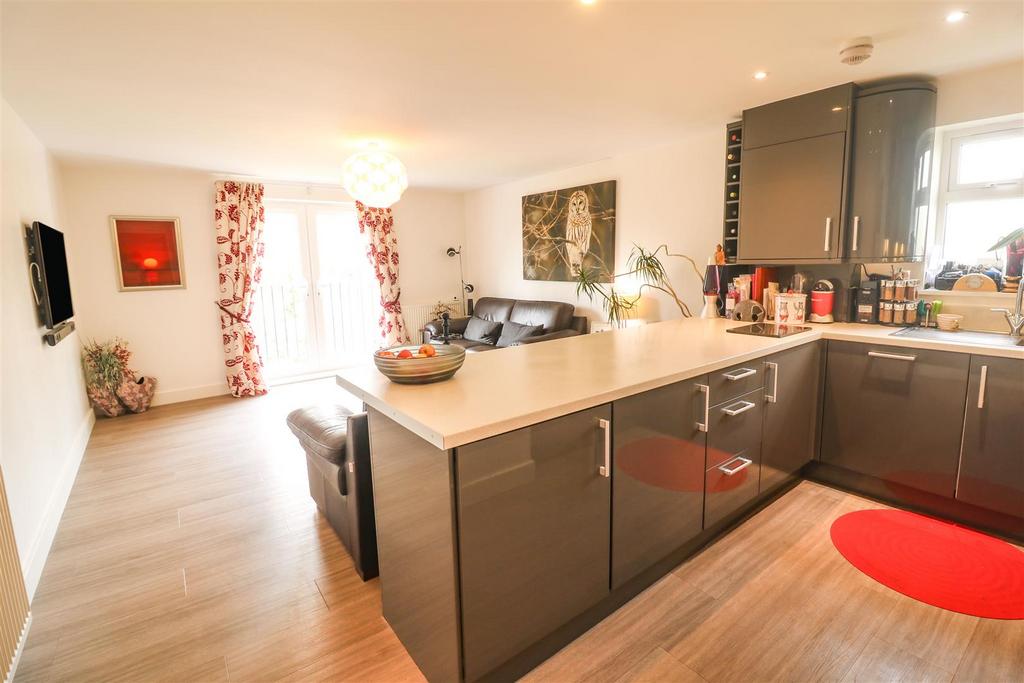 Orchard Apartments, Linford End, Harlow 2 bed apartment £300,000