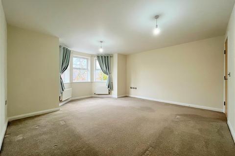 2 bedroom apartment to rent, Northenden Road, Sale