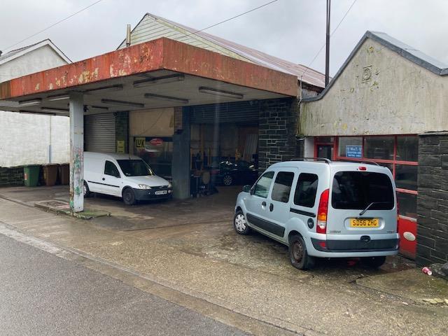 Front Forecourt with Canopy