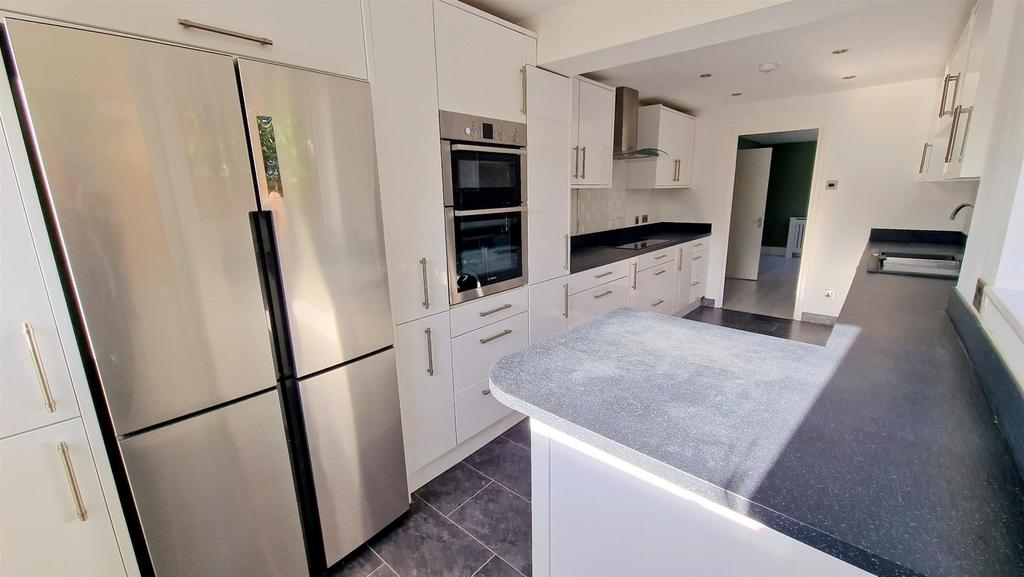 Kitchen breakfast room.jpg